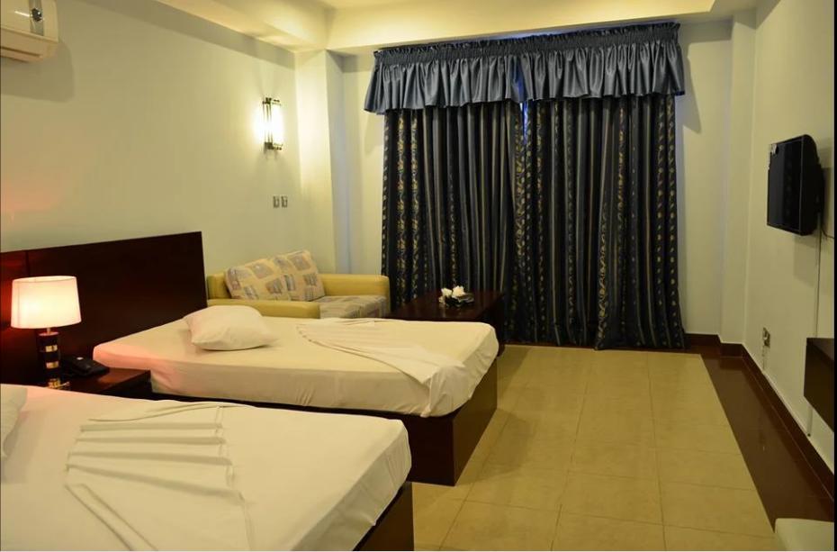 Hotel Multan Continental Exterior foto
