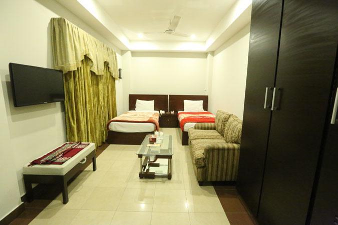 Hotel Multan Continental Exterior foto
